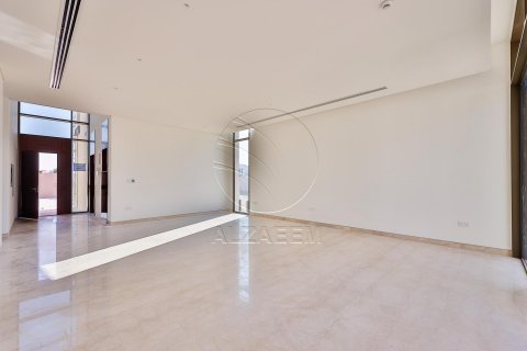 Villa in Abu Dhabi, UAE 5 bedrooms, 2137 sq.m. № 615047 - photo 5