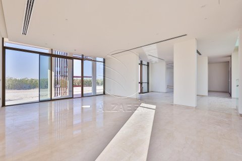 Villa in Abu Dhabi, UAE 5 bedrooms, 2137 sq.m. № 615047 - photo 3