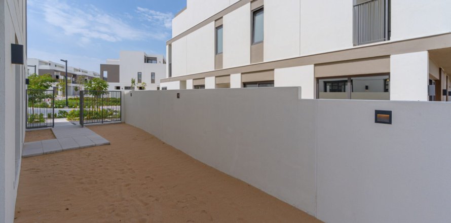 Вилла Tilal Al Ghaf, Дубай, БАӘ-да 4 жатын бөлмелер, 239 м² № 717813
