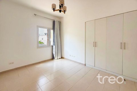 Vilă de închiriat în Meadows, Dubai, EAU 4 dormitoare, 81.66 mp.  №741133 - poză 14