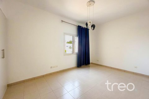 Vilă de închiriat în Meadows, Dubai, EAU 4 dormitoare, 81.66 mp.  №741133 - poză 15
