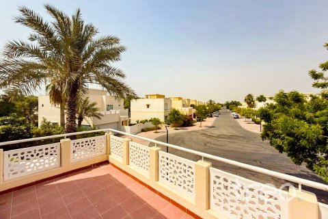 Vilă de închiriat în Meadows, Dubai, EAU 4 dormitoare, 81.66 mp.  №741133 - poză 13