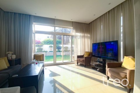 Vilă de închiriat în Meadows, Dubai, EAU 4 dormitoare, 50.63 mp.  №741132 - poză 15