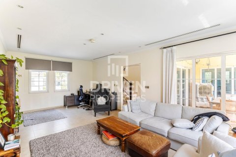 Снять в аренду виллу в Jumeirah Park, Дубай, ОАЭ 3 спальни, 678м2, № 655580 - фото 3