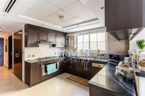 Снять в аренду виллу в Jumeirah Park, Дубай, ОАЭ 3 спальни, 678м2, № 655580 - фото 5