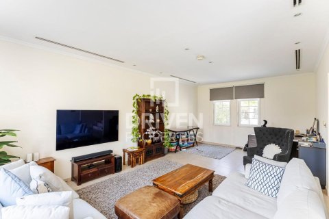 Снять в аренду виллу в Jumeirah Park, Дубай, ОАЭ 3 спальни, 678м2, № 655580 - фото 4