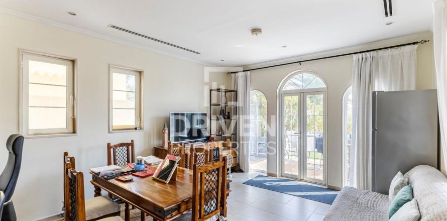 Вилла в Jumeirah Park, Дубай, ОАЭ 3 спальни, 678м2 № 655580