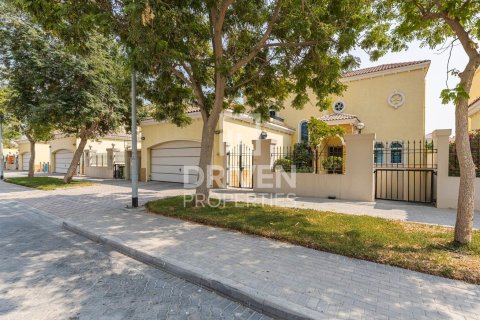 Снять в аренду виллу в Jumeirah Park, Дубай, ОАЭ 3 спальни, 678м2, № 655580 - фото 10