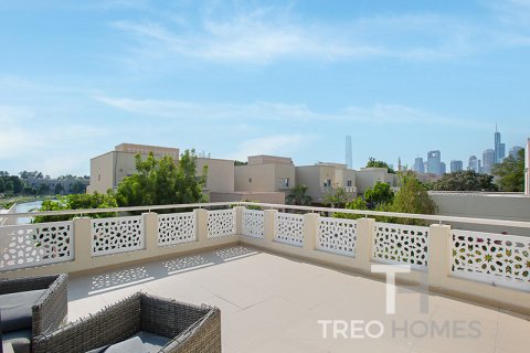 Villa till försäljning i Meadows, Dubai, UAE 4 sovrum, 387.41 kvm Nr. 733903 - fotografi 14