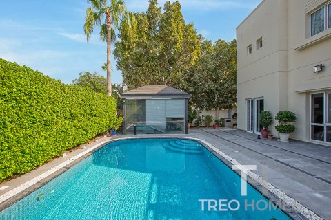 Villa till försäljning i Meadows, Dubai, UAE 4 sovrum, 387.41 kvm Nr. 733903 - fotografi 16