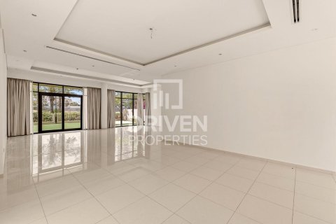 Villa te huur in DAMAC Hills (Akoya by DAMAC), Dubai, VAE 5 slaapkamers, 660.08 vr.m., nr 768435 - foto 5
