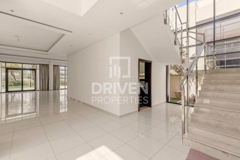 Villa te huur in DAMAC Hills (Akoya by DAMAC), Dubai, VAE 5 slaapkamers, 660.08 vr.m., nr 768435 - foto 4