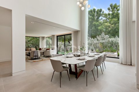 Villa à vendre à Jumeirah Islands, Dubai, EAU 5 chambres, 571 m2 № 755059 - photo 2