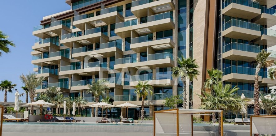 Apartment in Palm Jumeirah, Dubai, UAE 3 bedrooms, 188 sq.m. № 706905