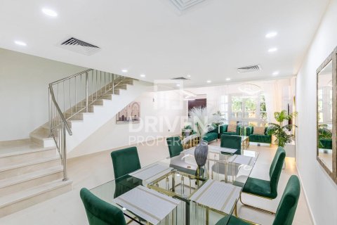 Вилла Джумейра Вилладж Серкл, Дубай, БАӘ-да 4 жатын бөлмелер, 201 м² № 683733 - фото 5