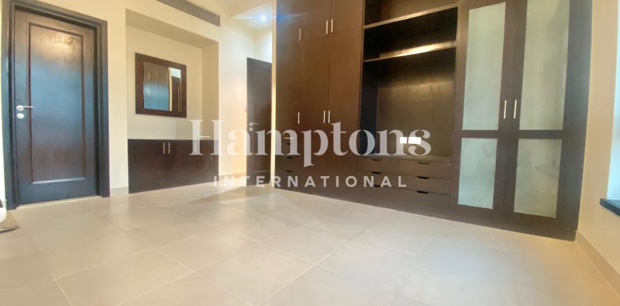 Apartmen di The Views, Dubai, UAE 1 bilik tidur, 79.2463 meter persegi № 651537