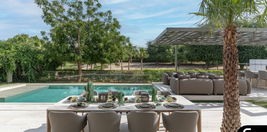 Jumeirah Islands, Dubai, UAE의 빌라 침실 4개, 506제곱미터 번호 670948