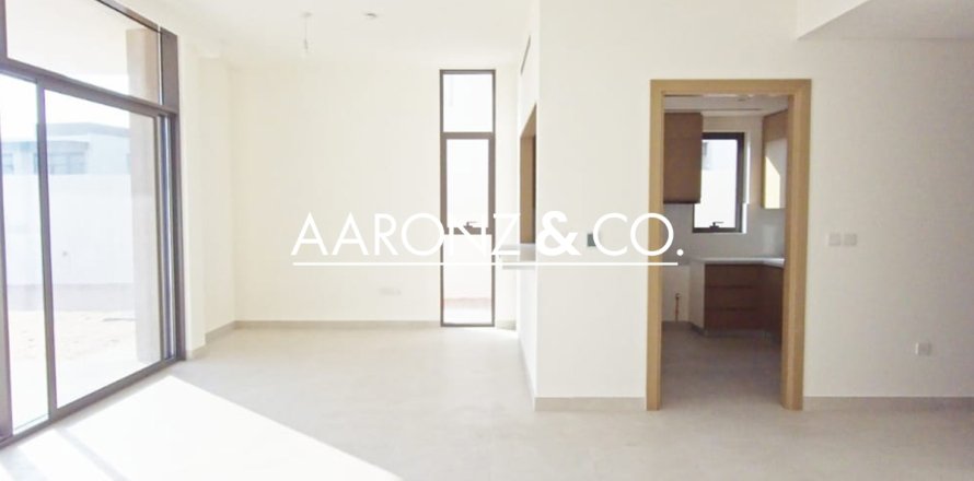 Villa itt: Al Furjan, Dubai, EAE, 4 hálószoba, 384.2 m², azonosító: 670657