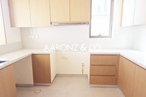 Villa itt: Al Furjan, Dubai, EAE, 4 hálószoba, 384.2 m², azonosító: 670657 - fénykép 8