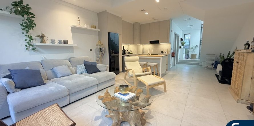 阿联酋 Dubai Mohammed Bin Rashid City 联排别墅  2 卧, 110 平方米 , 编号 670984