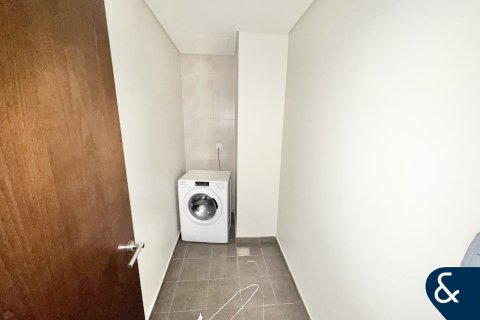 Apartemen di VERA RESIDENCES di Business Bay, Dubai, UEA 2 kamar tidur, 83 m2 nomor 698396 - foto 18