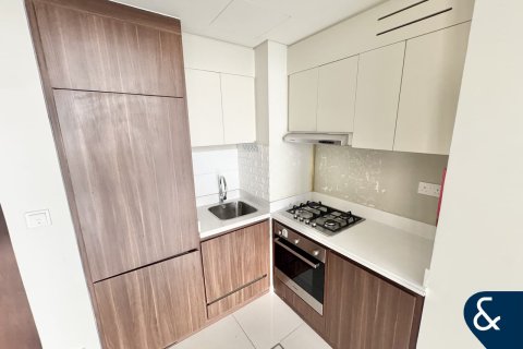 Apartemen di VERA RESIDENCES di Business Bay, Dubai, UEA 2 kamar tidur, 83 m2 nomor 698396 - foto 11