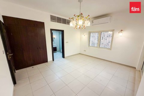 Villa in Dubai, UAE 5 bedrooms, 566.7 sq.m. № 645719 - photo 23