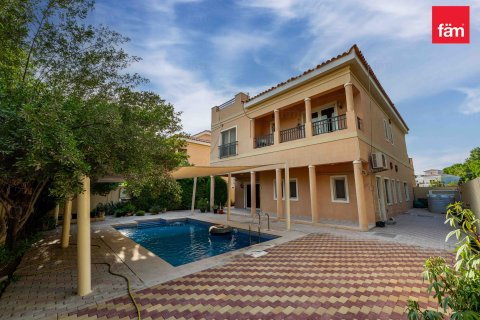 Villa in Dubai, UAE 5 bedrooms, 566.7 sq.m. № 645719 - photo 3