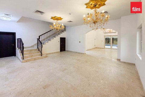 Villa in Dubai, UAE 5 bedrooms, 566.7 sq.m. № 645719 - photo 5