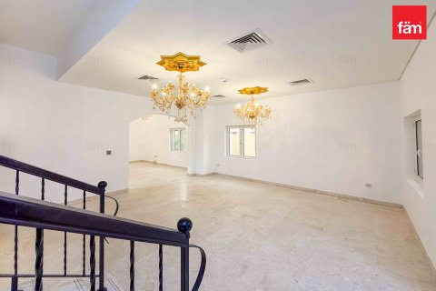 Villa in Dubai, UAE 5 bedrooms, 566.7 sq.m. № 645719 - photo 12