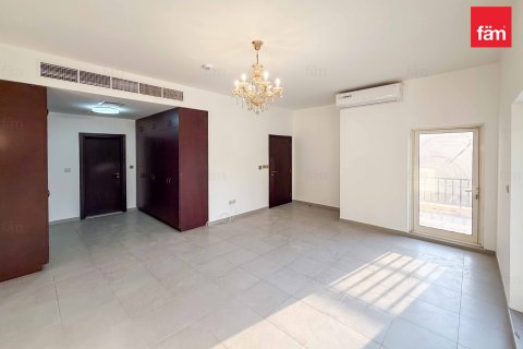 Villa in Dubai, UAE 5 bedrooms, 566.7 sq.m. № 645719 - photo 15
