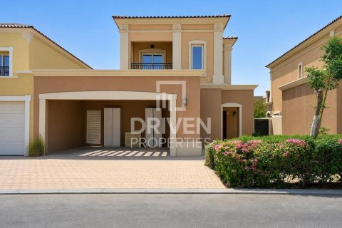 Villa in affitto a Dubai Land, Dubai, EAU 3 camere da letto, 324.97 mq. № 762712 - foto 1