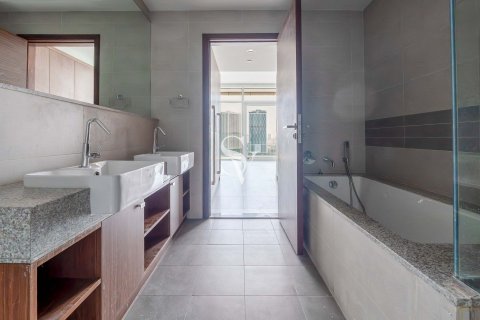 Пәтер Bur Dubai, Дубай, БАӘ-да 1 жатын бөлме, 92 м² № 726484 - фото 8