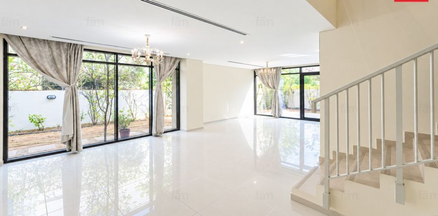 Townhouse in Dubai, UAE 4 bedrooms, 361.2 sq.m. № 753286