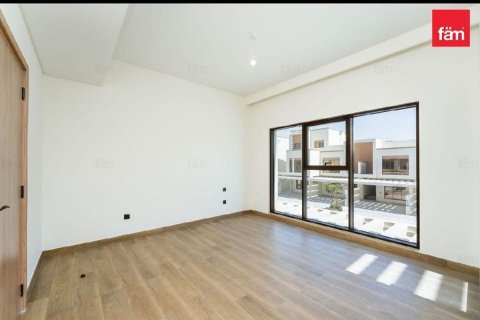 Řadový dům v Dubai, SAE 4 ložnice, 144.4 m² Č.: 753283