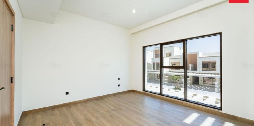 Radový dom v Dubai, SAE 4 spálne, 144.4 m2 č. 753283