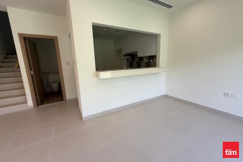 Villa in Dubai, UAE 3 bedrooms, 166.9 sq.m. № 703914 - photo 2