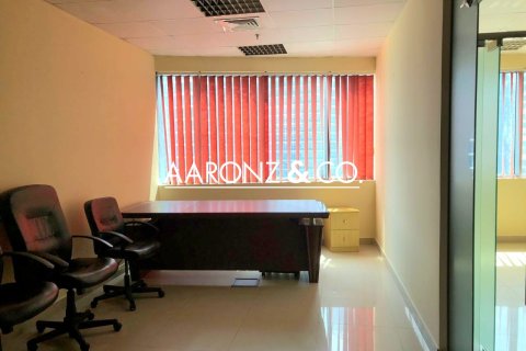 Oficiu de închiriat în Business Bay, Dubai, EAU 87 mp.  №685639 - poză 2