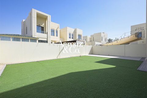 Casa urbana para arrendamento em Reem, Dubai, EAU 4 quartos, 343 m2 № 685640 - foto 23