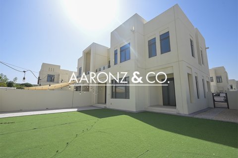 Townhouse in Reem, Dubai, UAE 4 bedrooms, 343 sq.m. № 685640