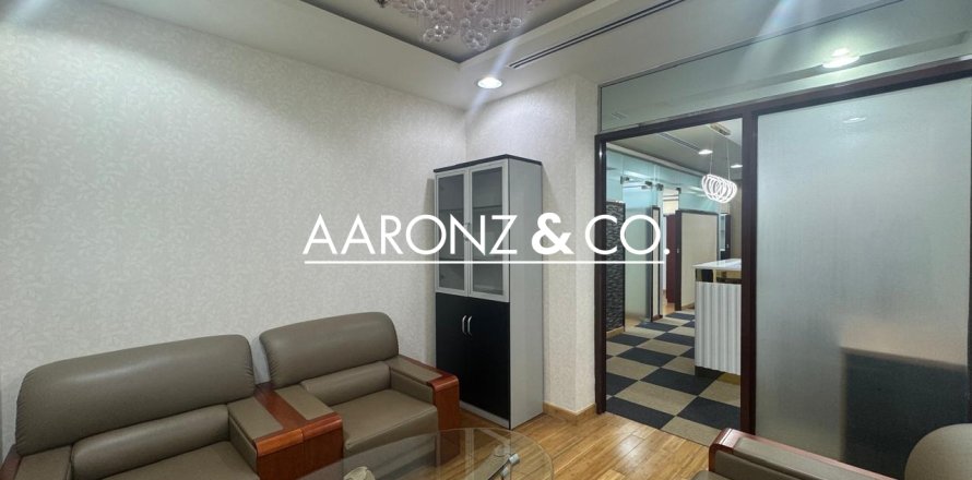 Oficiu în Business Bay, Dubai, EAU 89 mp.  №685635