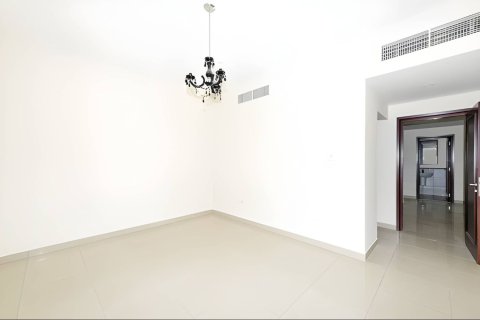 Lägenhet till försäljning i The Views, Dubai, UAE 2 sovrum, 121.89 kvm Nr. 759792 - fotografi 3