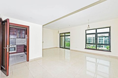 Lägenhet till försäljning i The Views, Dubai, UAE 2 sovrum, 121.89 kvm Nr. 759792 - fotografi 2