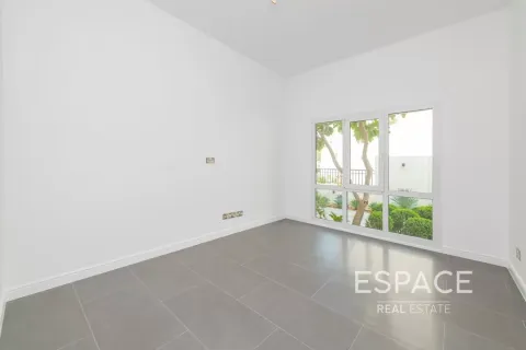 Villa en alquiler en Meadows, Dubai, EAU 3 dormitorios, 542 m2 № 650092 - foto 13