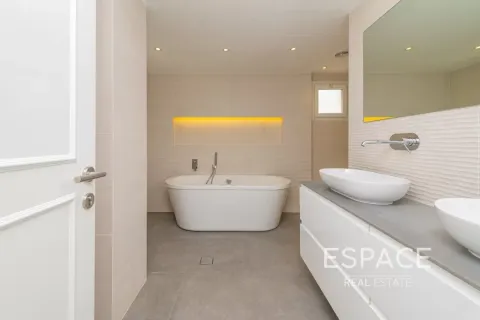 Villa en alquiler en Meadows, Dubai, EAU 3 dormitorios, 542 m2 № 650092 - foto 15