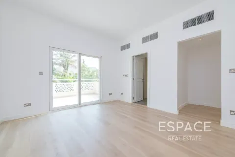 Villa en alquiler en Meadows, Dubai, EAU 3 dormitorios, 542 m2 № 650092 - foto 11