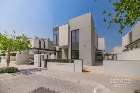 Villa en alquiler en Al Furjan, Dubai, EAU 5 dormitorios, 418 m2 № 650091 - foto 1