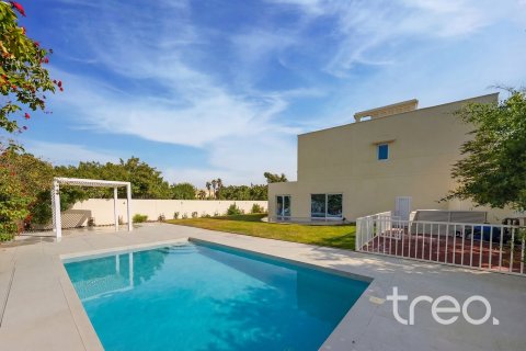 Vilë në Meadows, Dubai, Emiratet e Bashkuara Arabe 5 dhoma gjumi, 84.17 m2. № 755471 - Foto 2