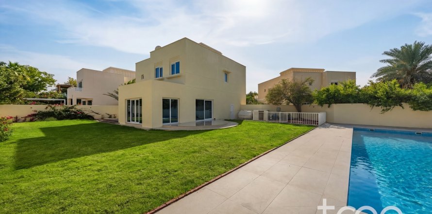 Vilë në Meadows, Dubai, Emiratet e Bashkuara Arabe 5 dhoma gjumi, 84.17 m2. № 755471