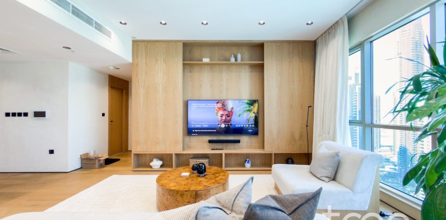 Korter asukohaga Burj Khalifa, Dubai, AÜE: 2 magamistoaga, 126.81 m² Nr 755472